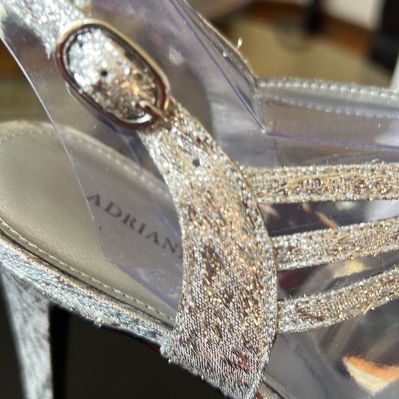 EUC Adrianna Papell Boutique Beck’s  Dress Strappy Sandals Silver Foil size 8 main image 3